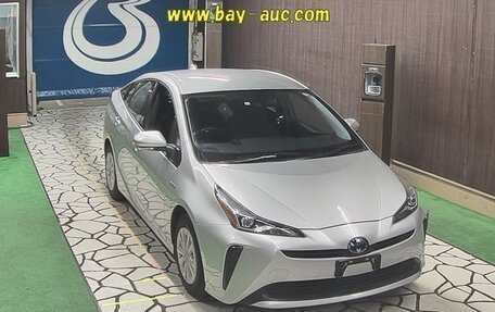 Toyota Prius IV XW50, 2019 год, 1 840 000 рублей, 7 фотография