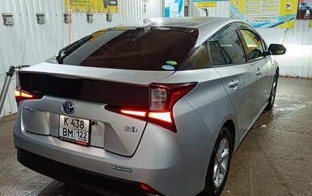 Toyota Prius IV XW50, 2019 год, 1 840 000 рублей, 12 фотография