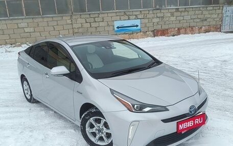 Toyota Prius IV XW50, 2019 год, 1 840 000 рублей, 6 фотография