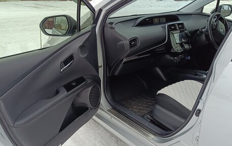 Toyota Prius IV XW50, 2019 год, 1 840 000 рублей, 19 фотография