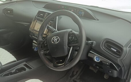 Toyota Prius IV XW50, 2019 год, 1 840 000 рублей, 17 фотография