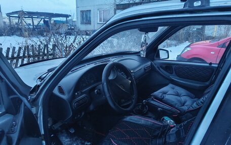 Chevrolet Niva I рестайлинг, 2004 год, 300 000 рублей, 2 фотография