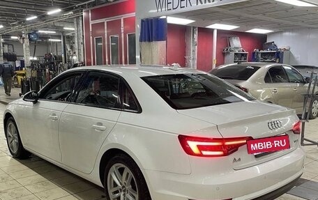 Audi A4, 2018 год, 2 300 000 рублей, 6 фотография