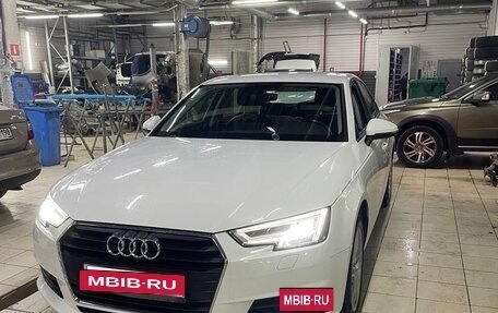 Audi A4, 2018 год, 2 300 000 рублей, 3 фотография