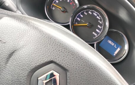 Renault Logan II, 2015 год, 900 000 рублей, 9 фотография