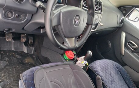 Renault Logan II, 2015 год, 900 000 рублей, 11 фотография