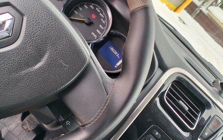 Renault Logan II, 2015 год, 900 000 рублей, 14 фотография