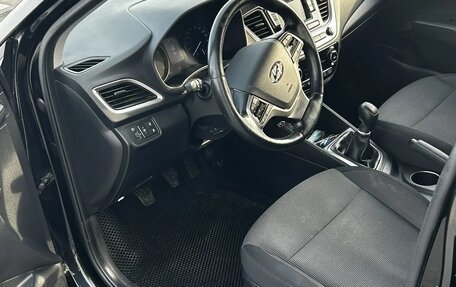 Hyundai Solaris II рестайлинг, 2017 год, 1 100 000 рублей, 9 фотография