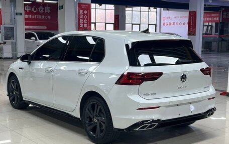 Volkswagen Golf VIII, 2022 год, 1 950 000 рублей, 6 фотография