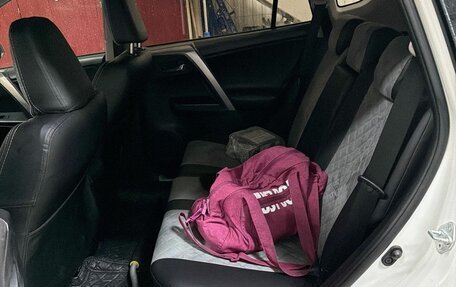 Toyota RAV4, 2015 год, 2 049 000 рублей, 6 фотография