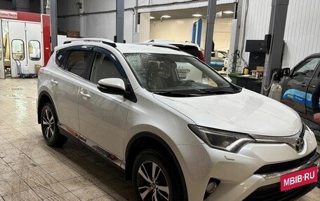 Toyota RAV4, 2015 год, 2 049 000 рублей, 13 фотография