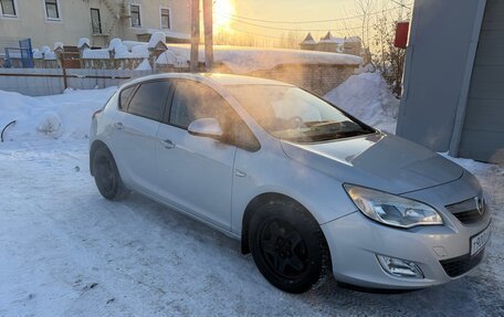 Opel Astra J, 2011 год, 615 000 рублей, 3 фотография