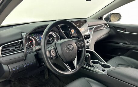 Toyota Camry, 2023 год, 3 490 000 рублей, 10 фотография