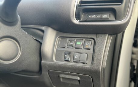 Nissan Serena IV, 2016 год, 1 700 000 рублей, 13 фотография