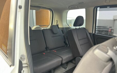 Nissan Serena IV, 2016 год, 1 700 000 рублей, 18 фотография