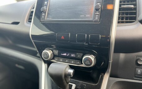 Nissan Serena IV, 2016 год, 1 700 000 рублей, 15 фотография