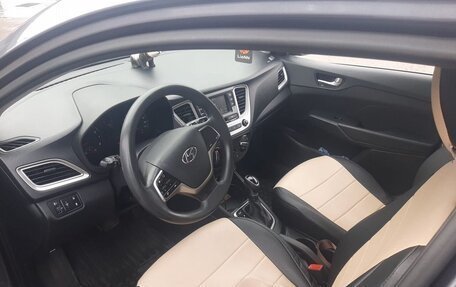 Hyundai Solaris II рестайлинг, 2022 год, 1 900 000 рублей, 9 фотография