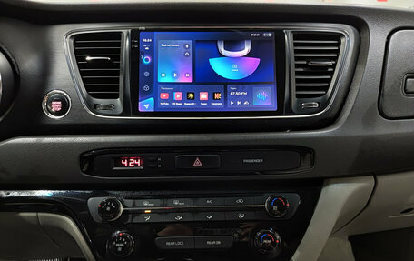 KIA Carnival III, 2017 год, 2 299 000 рублей, 15 фотография