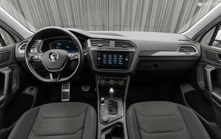 Volkswagen Tiguan II, 2019 год, 3 050 000 рублей, 10 фотография