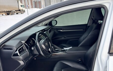 Toyota Camry, 2020 год, 3 300 000 рублей, 6 фотография