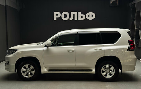Toyota Land Cruiser Prado 150 рестайлинг 2, 2021 год, 5 390 000 рублей, 6 фотография