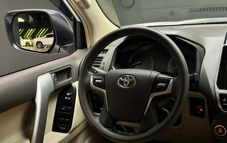 Toyota Land Cruiser Prado 150 рестайлинг 2, 2021 год, 5 390 000 рублей, 12 фотография