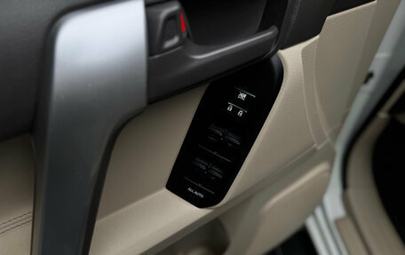 Toyota Land Cruiser Prado 150 рестайлинг 2, 2021 год, 5 390 000 рублей, 16 фотография