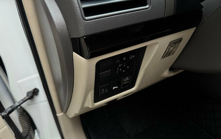 Toyota Land Cruiser Prado 150 рестайлинг 2, 2021 год, 5 390 000 рублей, 17 фотография