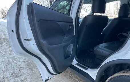 Mitsubishi Outlander III рестайлинг 3, 2018 год, 1 595 000 рублей, 15 фотография