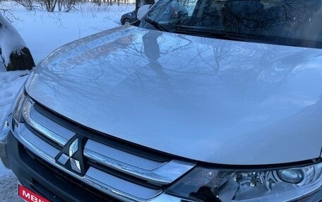 Mitsubishi Outlander III рестайлинг 3, 2018 год, 1 595 000 рублей, 9 фотография