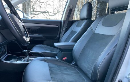 Mitsubishi Outlander III рестайлинг 3, 2018 год, 1 595 000 рублей, 21 фотография