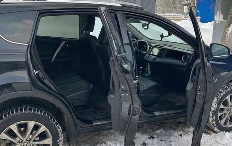 Toyota RAV4, 2018 год, 3 300 000 рублей, 6 фотография