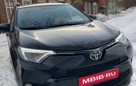 Toyota RAV4, 2018 год, 3 300 000 рублей, 8 фотография