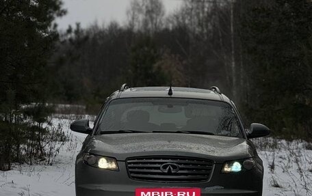 Infiniti FX I, 2004 год, 900 000 рублей, 11 фотография