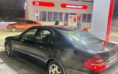 Mercedes-Benz E-Класс, 2004 год, 680 000 рублей, 2 фотография