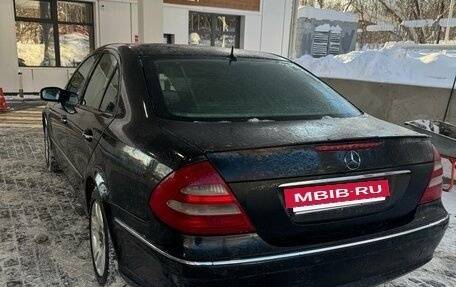 Mercedes-Benz E-Класс, 2004 год, 680 000 рублей, 5 фотография