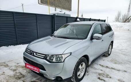 Mitsubishi Outlander III рестайлинг 3, 2013 год, 1 200 000 рублей, 1 фотография