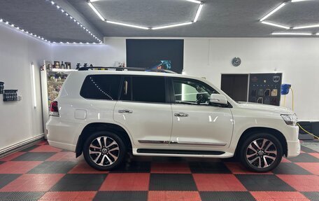 Toyota Land Cruiser 200, 2018 год, 6 150 000 рублей, 14 фотография
