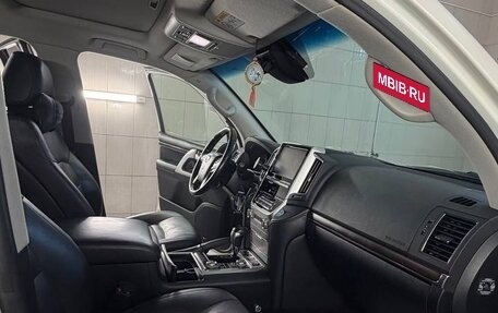 Toyota Land Cruiser 200, 2018 год, 6 150 000 рублей, 3 фотография