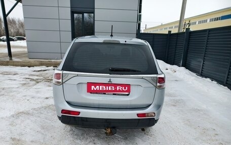 Mitsubishi Outlander III рестайлинг 3, 2013 год, 1 200 000 рублей, 4 фотография