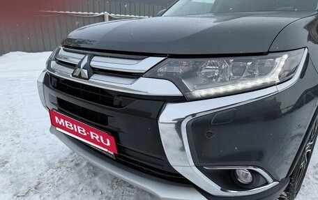 Mitsubishi Outlander III рестайлинг 3, 2018 год, 2 800 000 рублей, 21 фотография