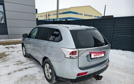 Mitsubishi Outlander III рестайлинг 3, 2013 год, 1 200 000 рублей, 5 фотография
