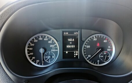 Mercedes-Benz Vito, 2017 год, 2 990 000 рублей, 13 фотография