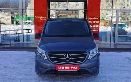 Mercedes-Benz Vito, 2017 год, 2 990 000 рублей, 2 фотография