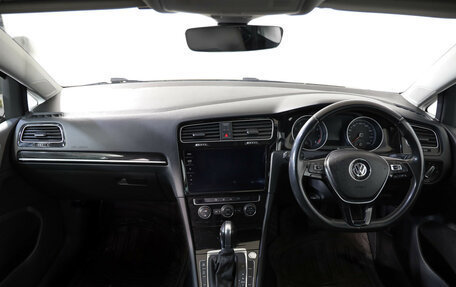 Volkswagen Golf VII, 2017 год, 1 099 000 рублей, 10 фотография