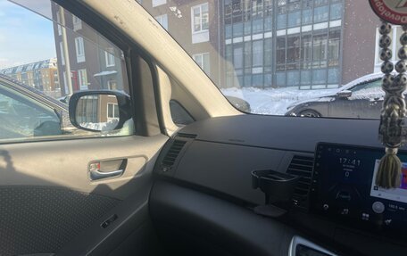 Toyota ISis I, 2010 год, 1 570 000 рублей, 5 фотография