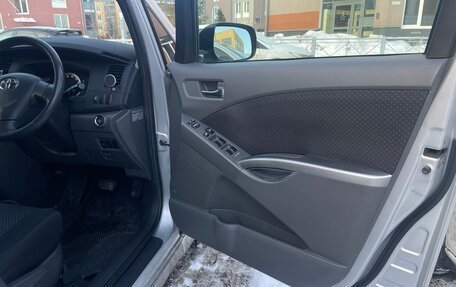 Toyota ISis I, 2010 год, 1 570 000 рублей, 16 фотография