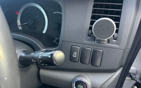 Toyota ISis I, 2010 год, 1 570 000 рублей, 20 фотография