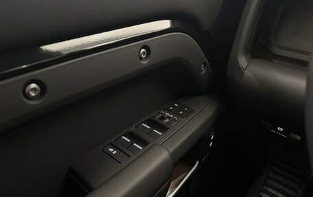 Land Rover Defender II, 2025 год, 17 510 000 рублей, 25 фотография