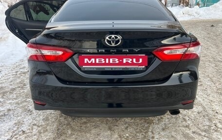 Toyota Camry, 2020 год, 2 500 000 рублей, 7 фотография